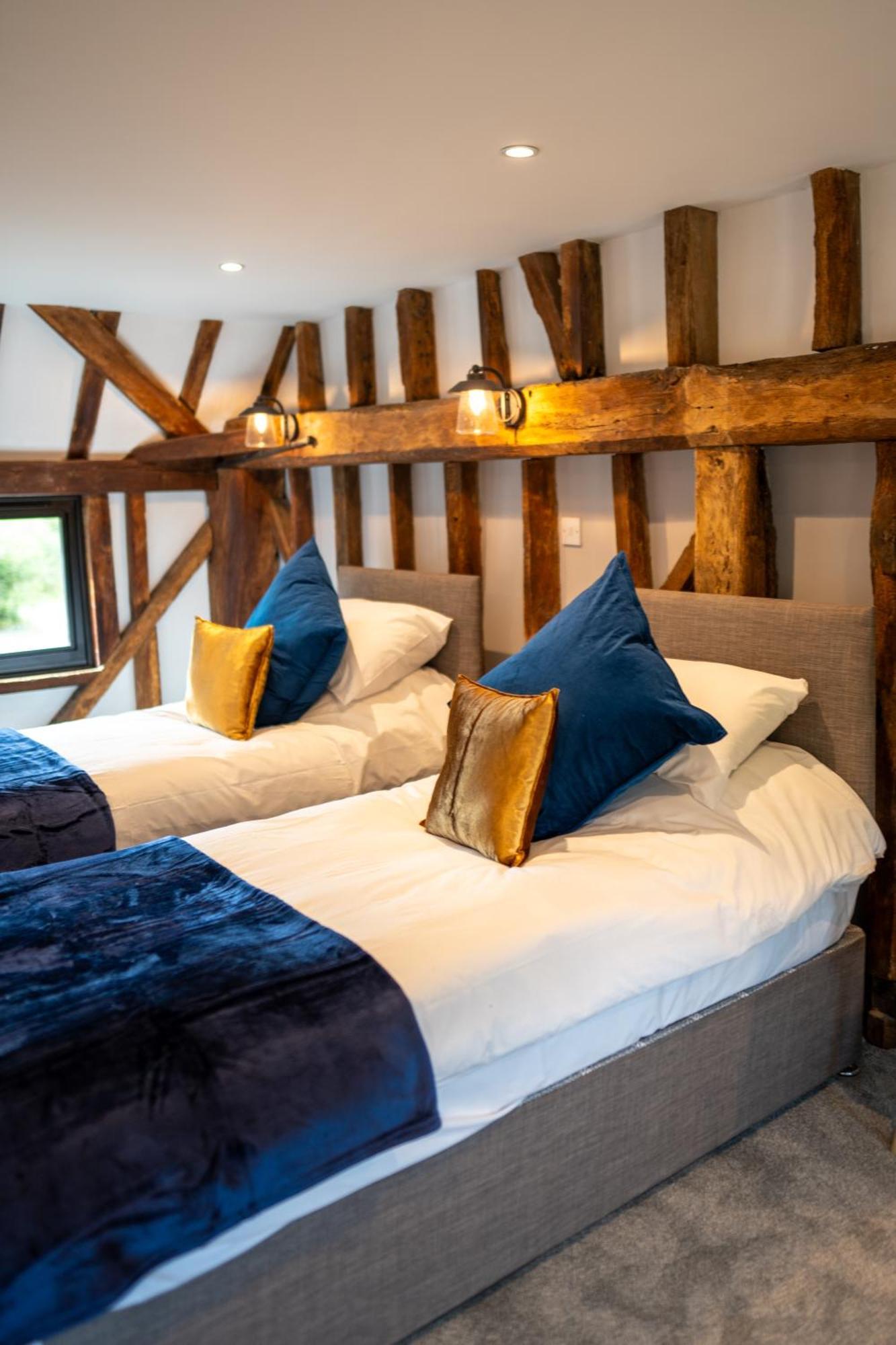 Bed and Breakfast The Barn At Chart Hills Biddenden Exterior foto